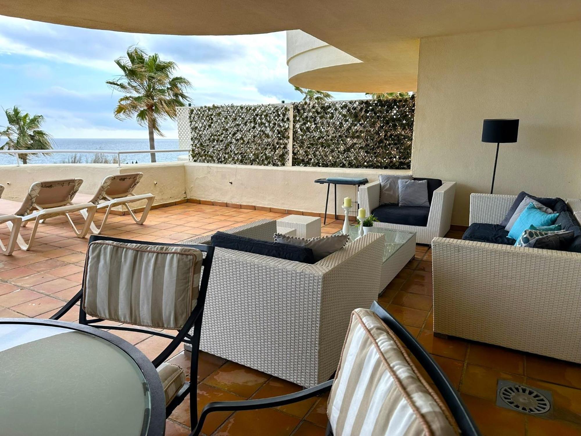Apartments Bermuda Beach Естепона Екстериор снимка