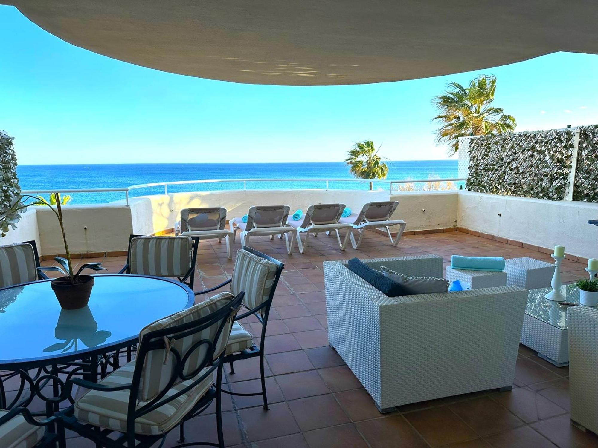 Apartments Bermuda Beach Естепона Екстериор снимка