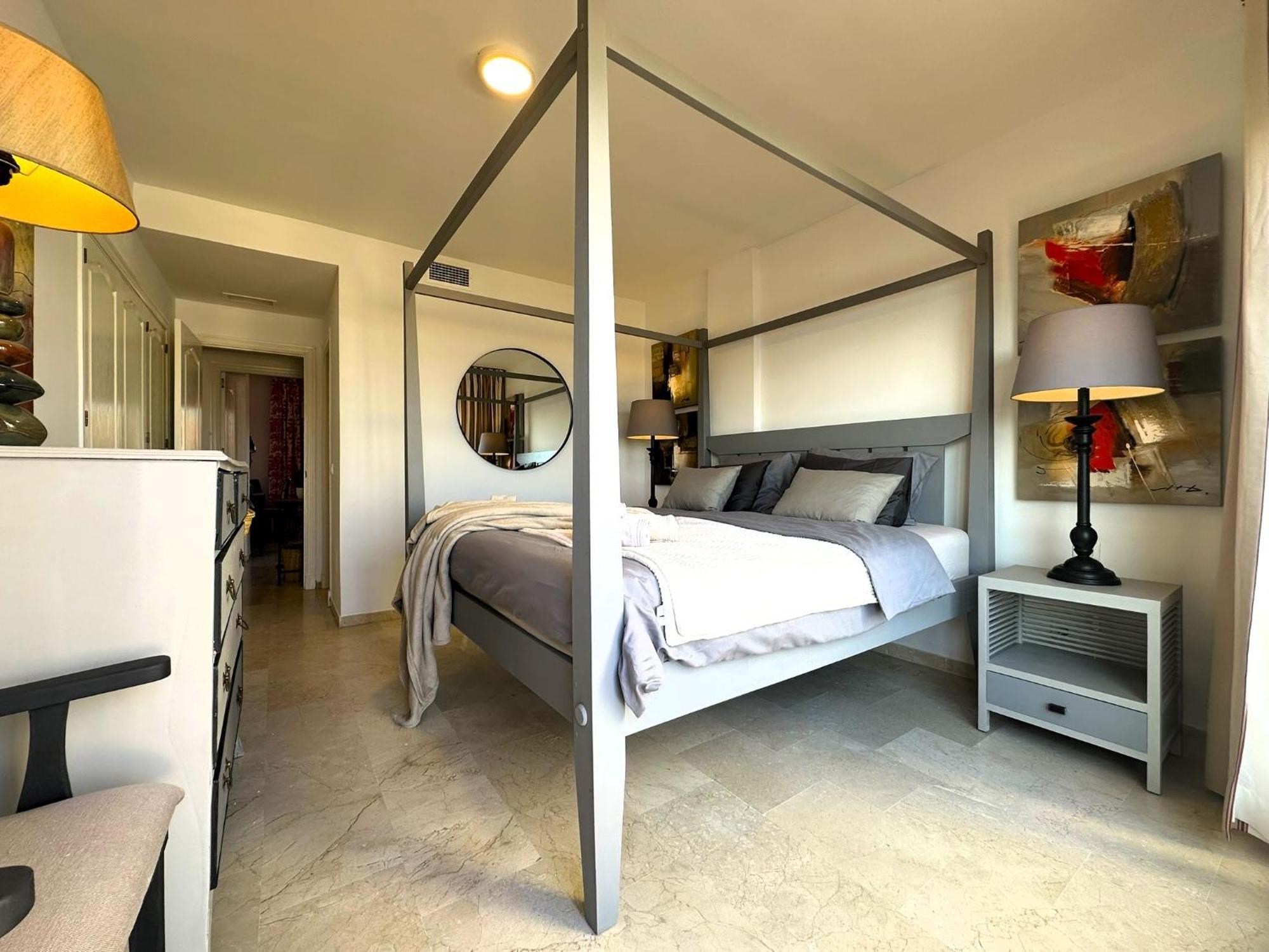Apartments Bermuda Beach Естепона Екстериор снимка