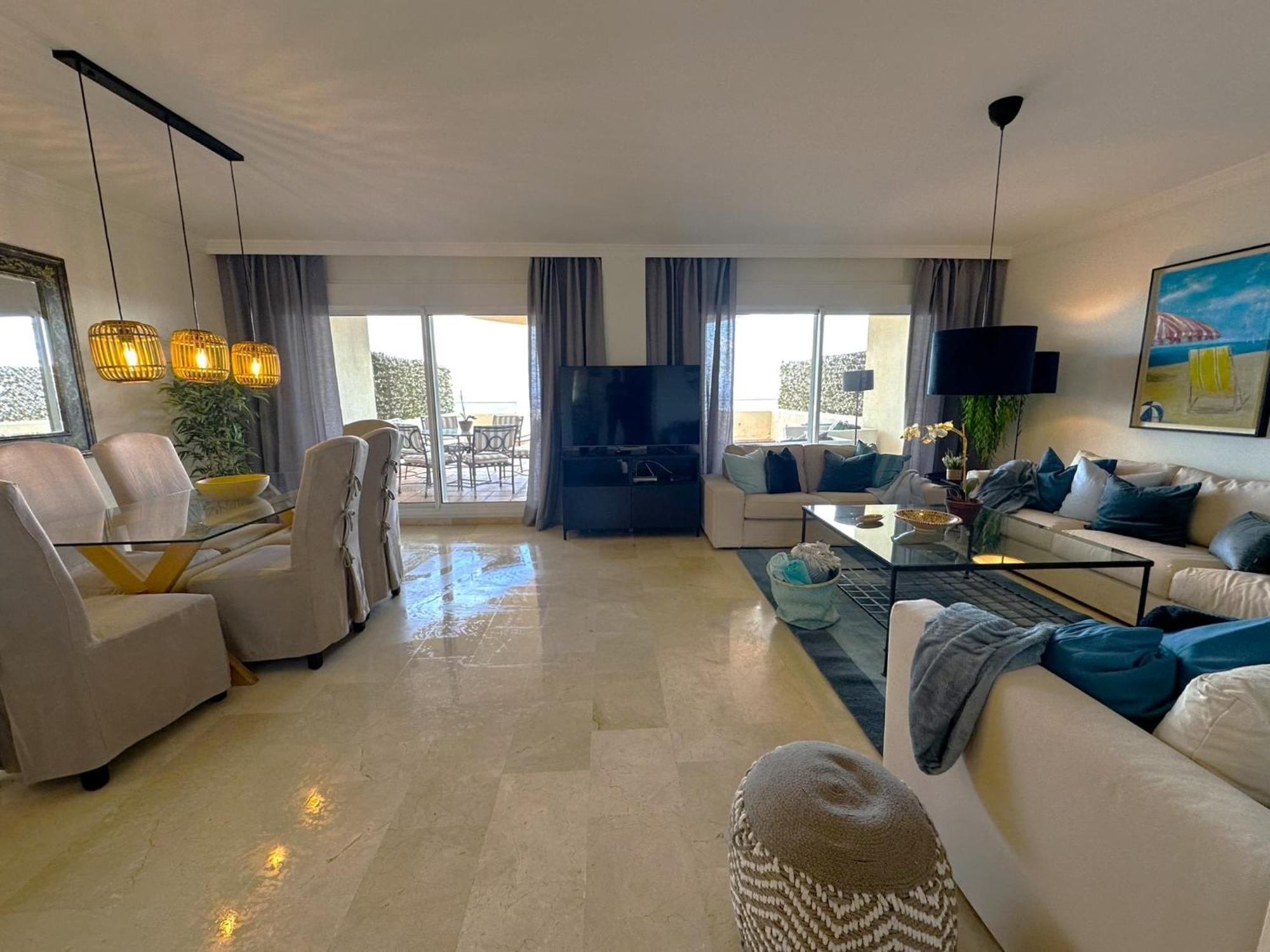 Apartments Bermuda Beach Естепона Екстериор снимка