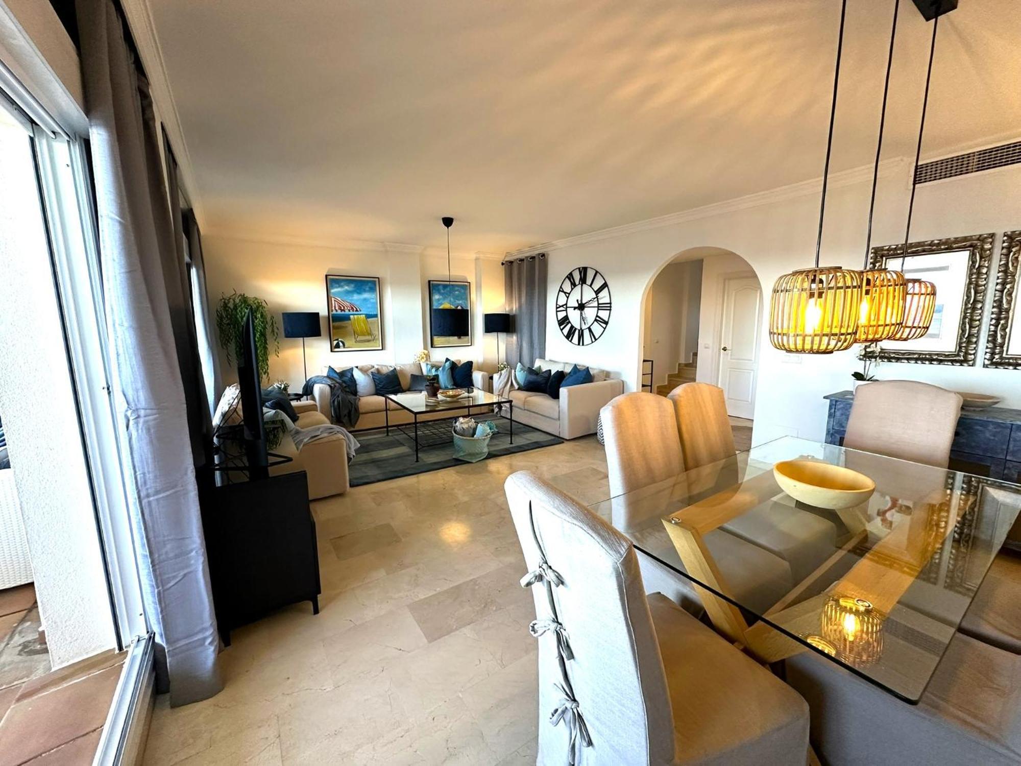 Apartments Bermuda Beach Естепона Екстериор снимка