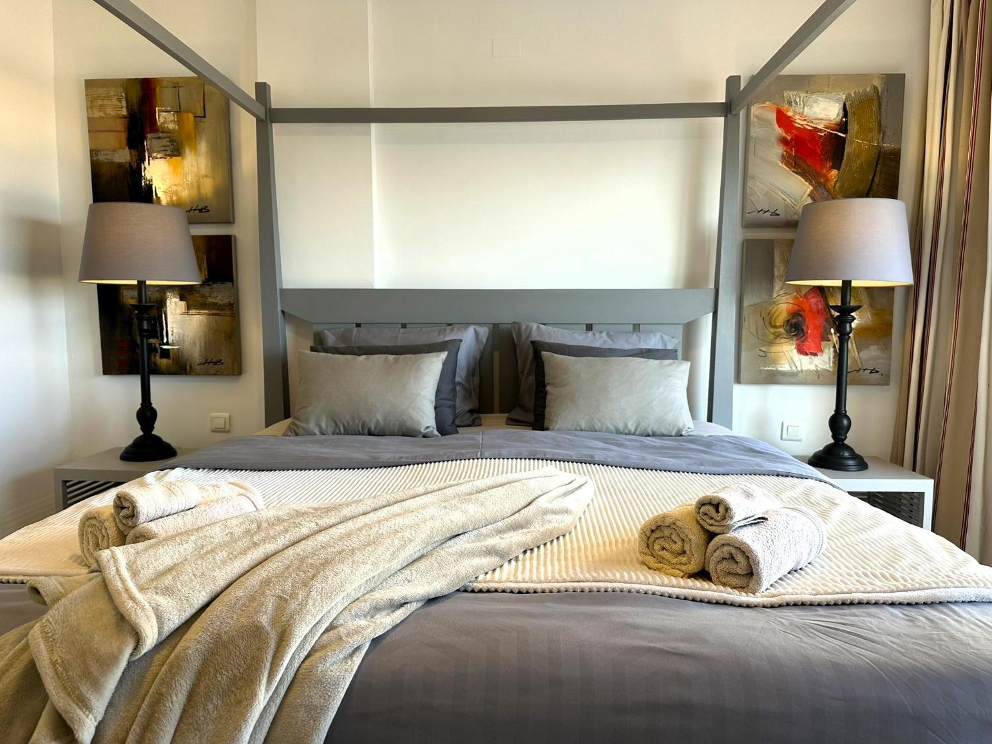 Apartments Bermuda Beach Естепона Екстериор снимка