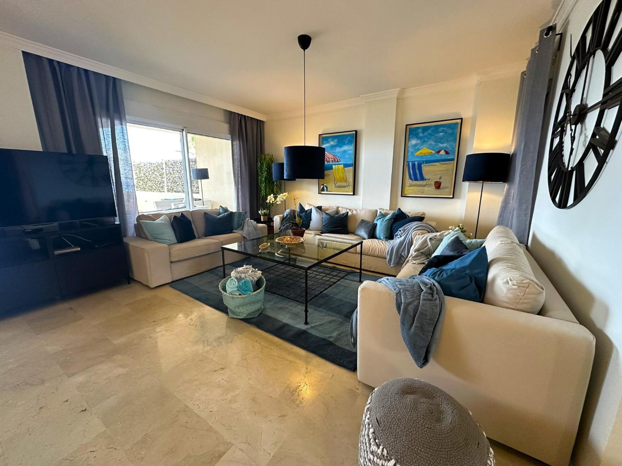 Apartments Bermuda Beach Естепона Екстериор снимка