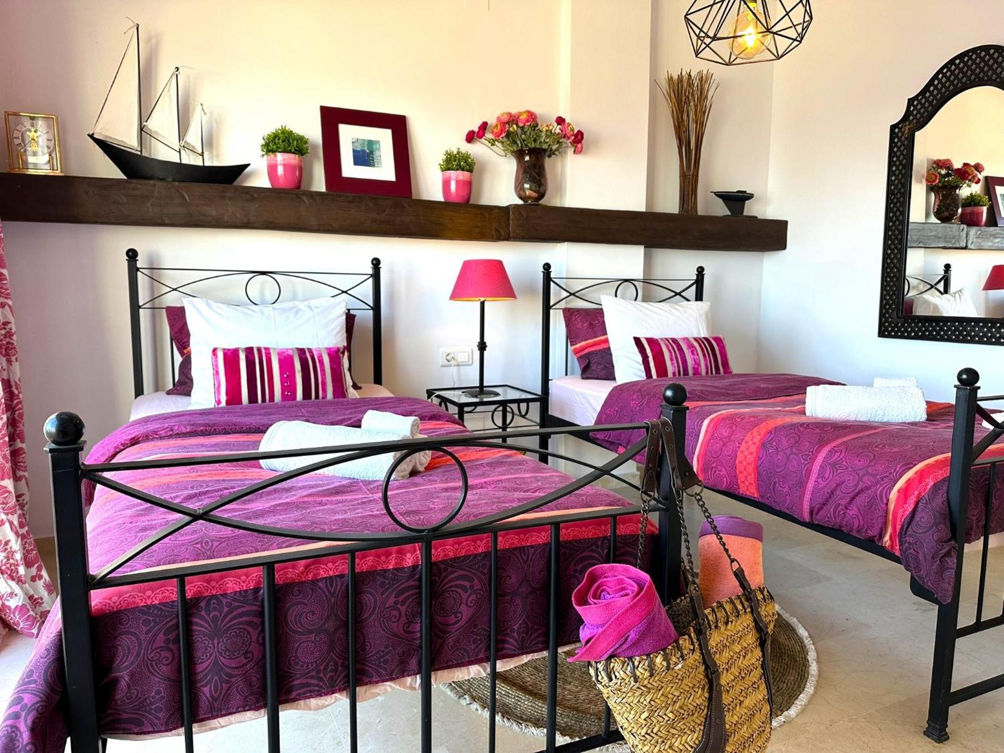 Apartments Bermuda Beach Естепона Екстериор снимка