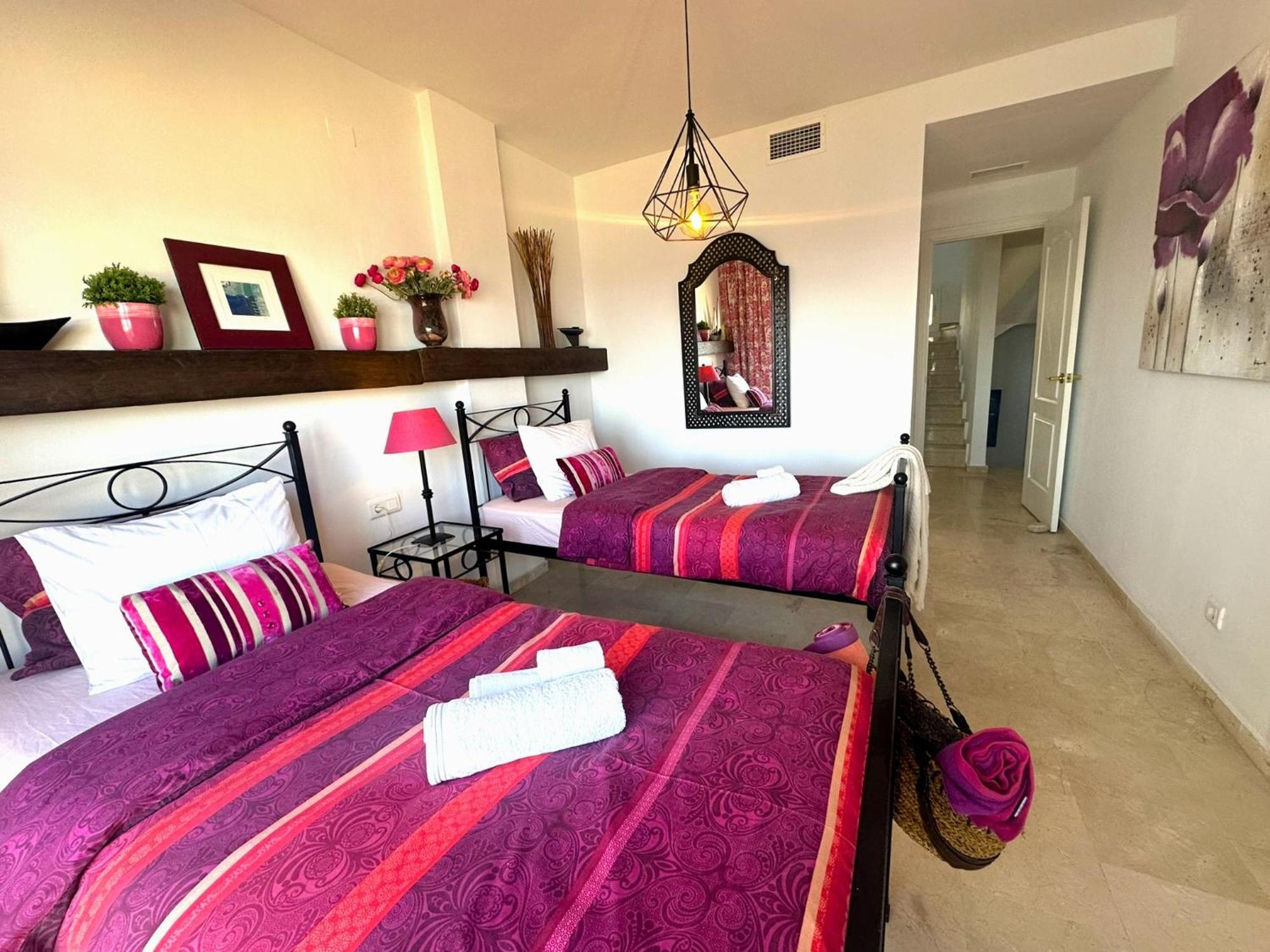 Apartments Bermuda Beach Естепона Екстериор снимка