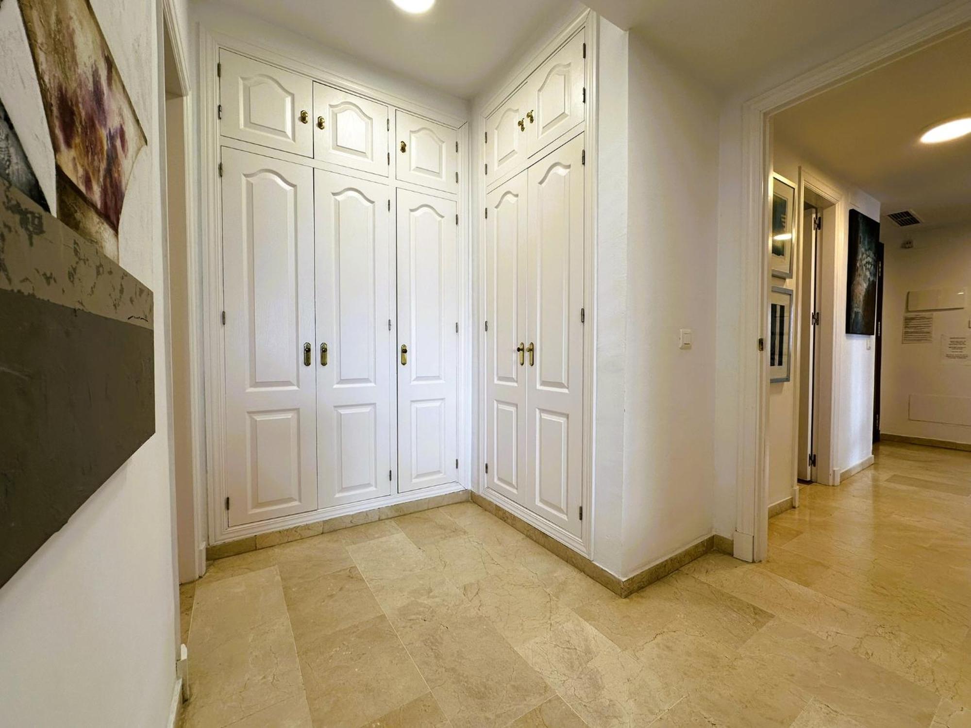 Apartments Bermuda Beach Естепона Екстериор снимка
