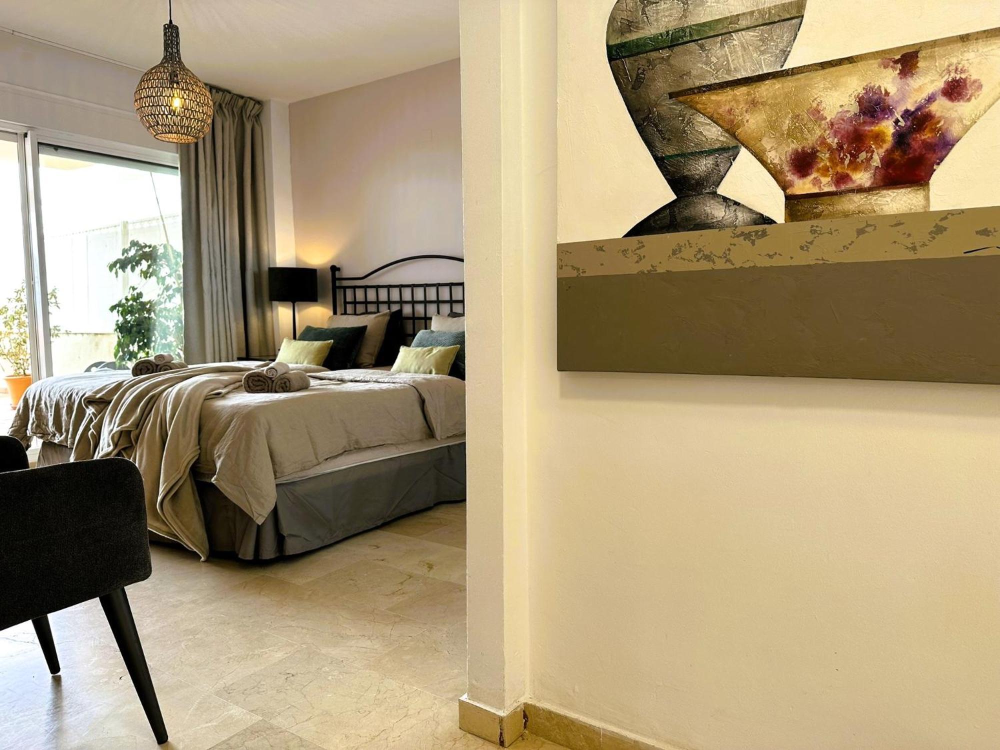 Apartments Bermuda Beach Естепона Екстериор снимка
