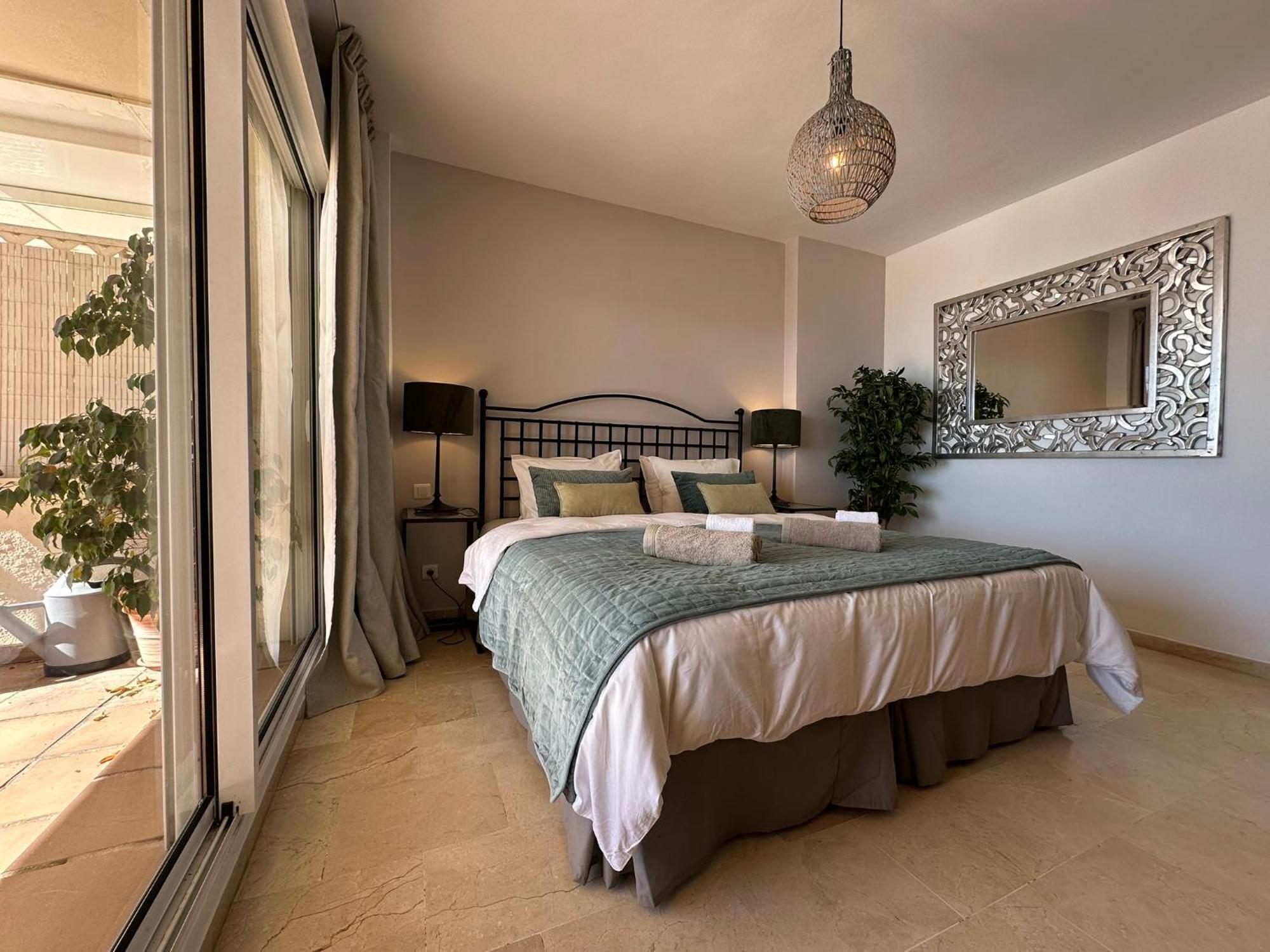 Apartments Bermuda Beach Естепона Екстериор снимка