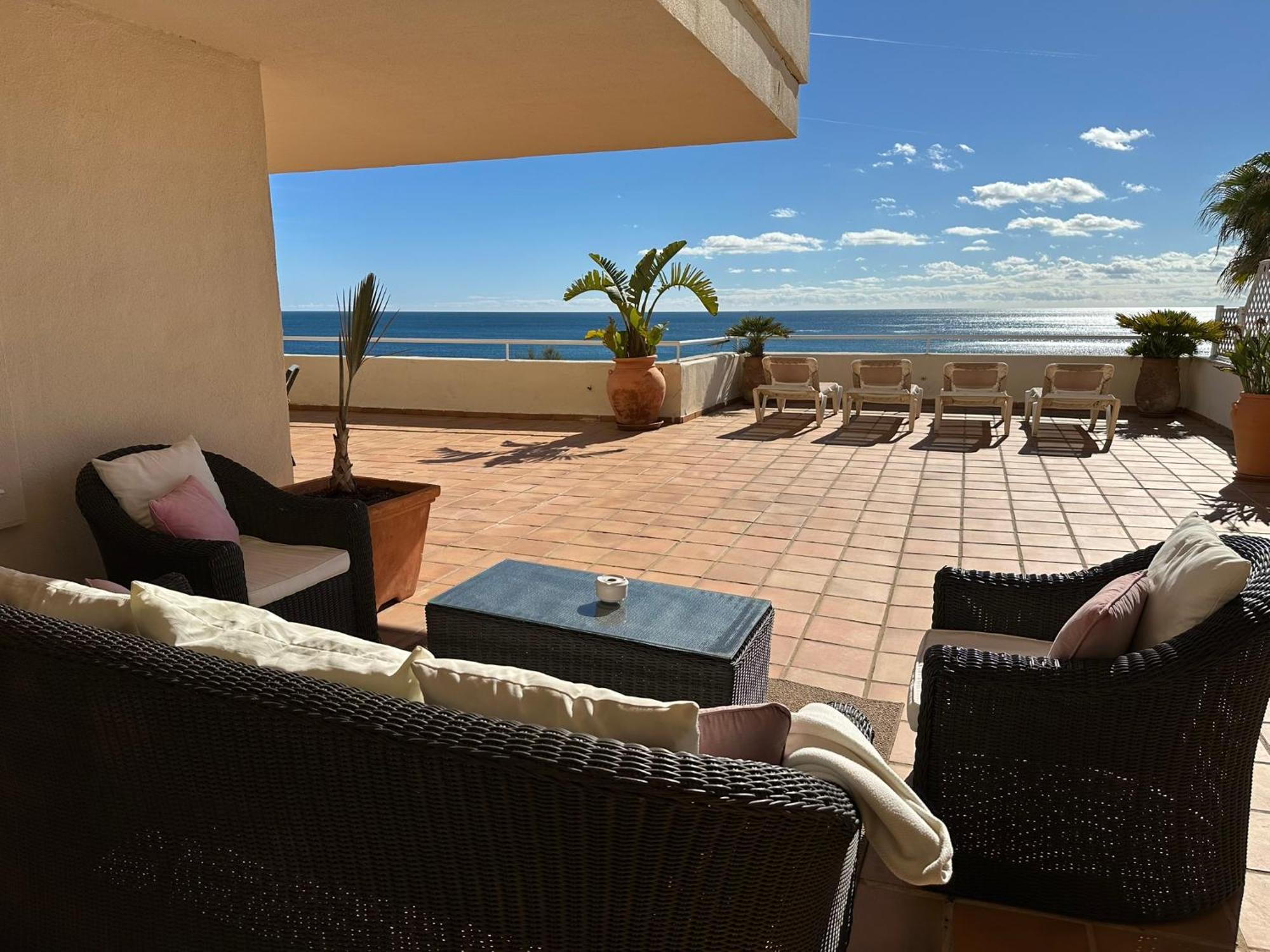 Apartments Bermuda Beach Естепона Екстериор снимка