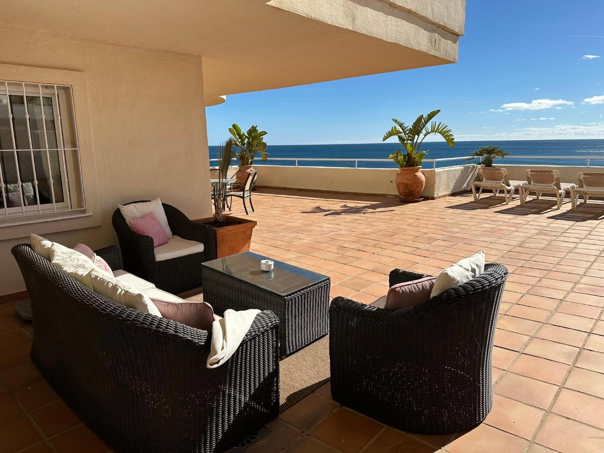 Apartments Bermuda Beach Естепона Екстериор снимка