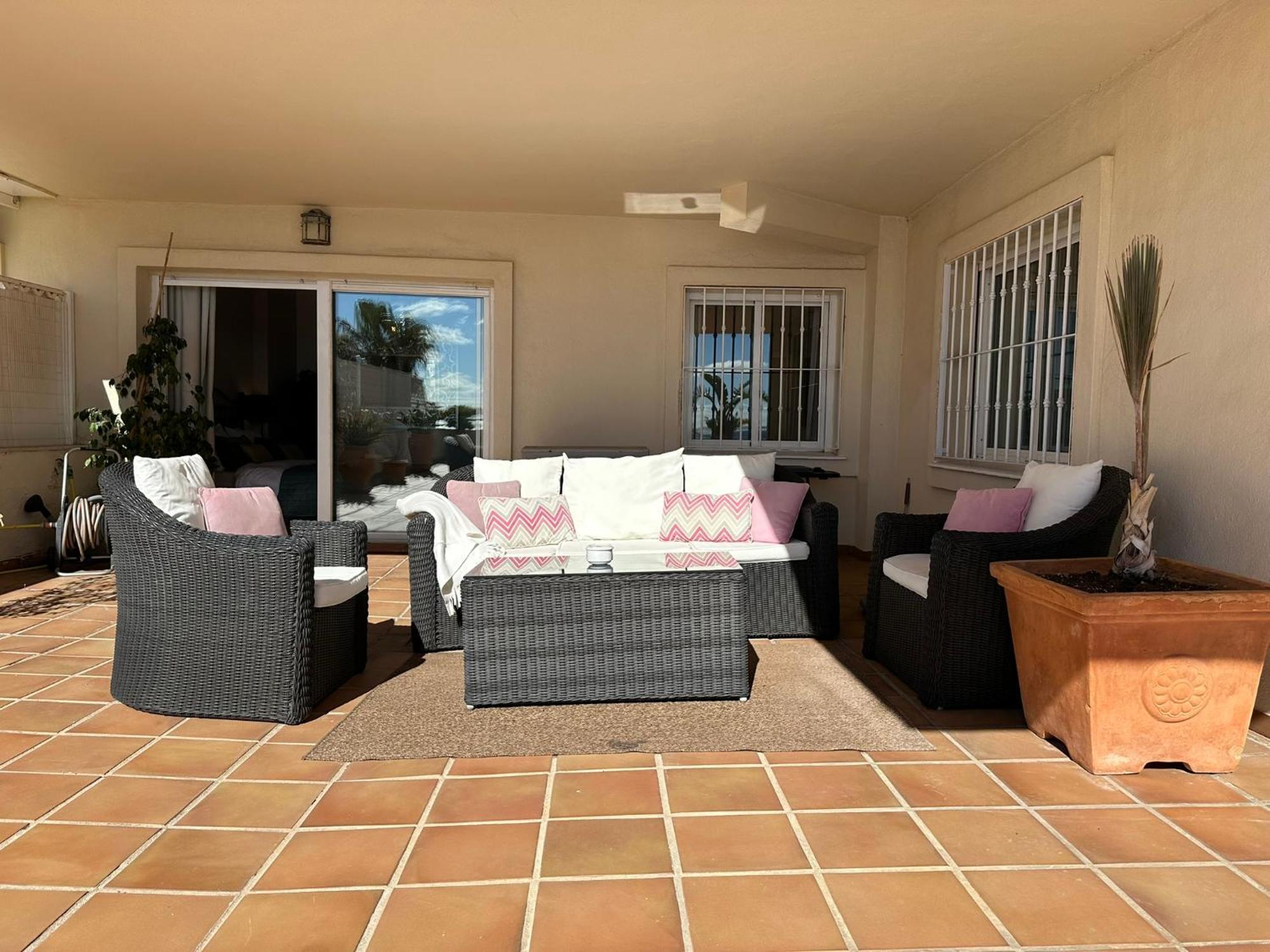 Apartments Bermuda Beach Естепона Екстериор снимка