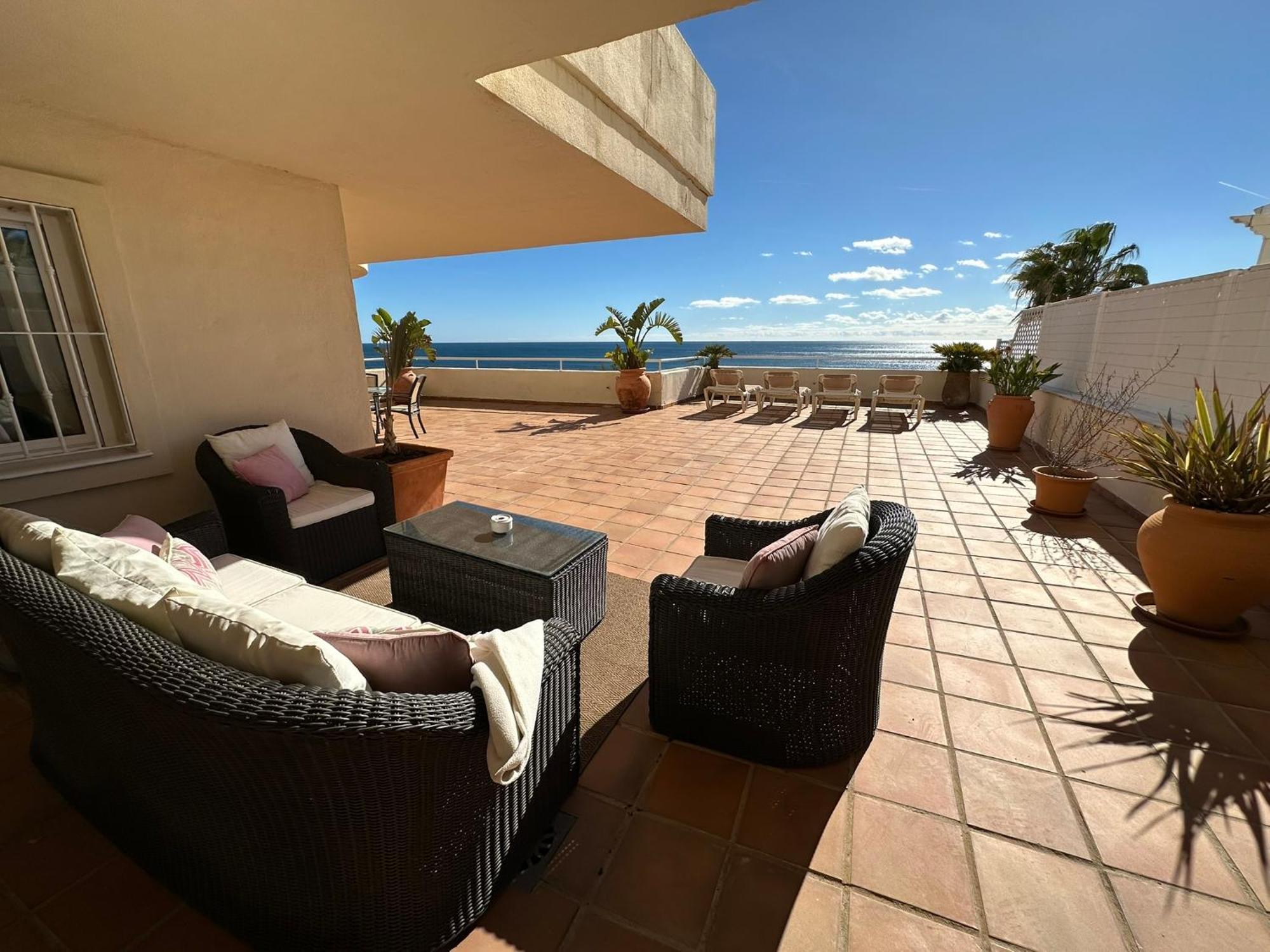 Apartments Bermuda Beach Естепона Екстериор снимка