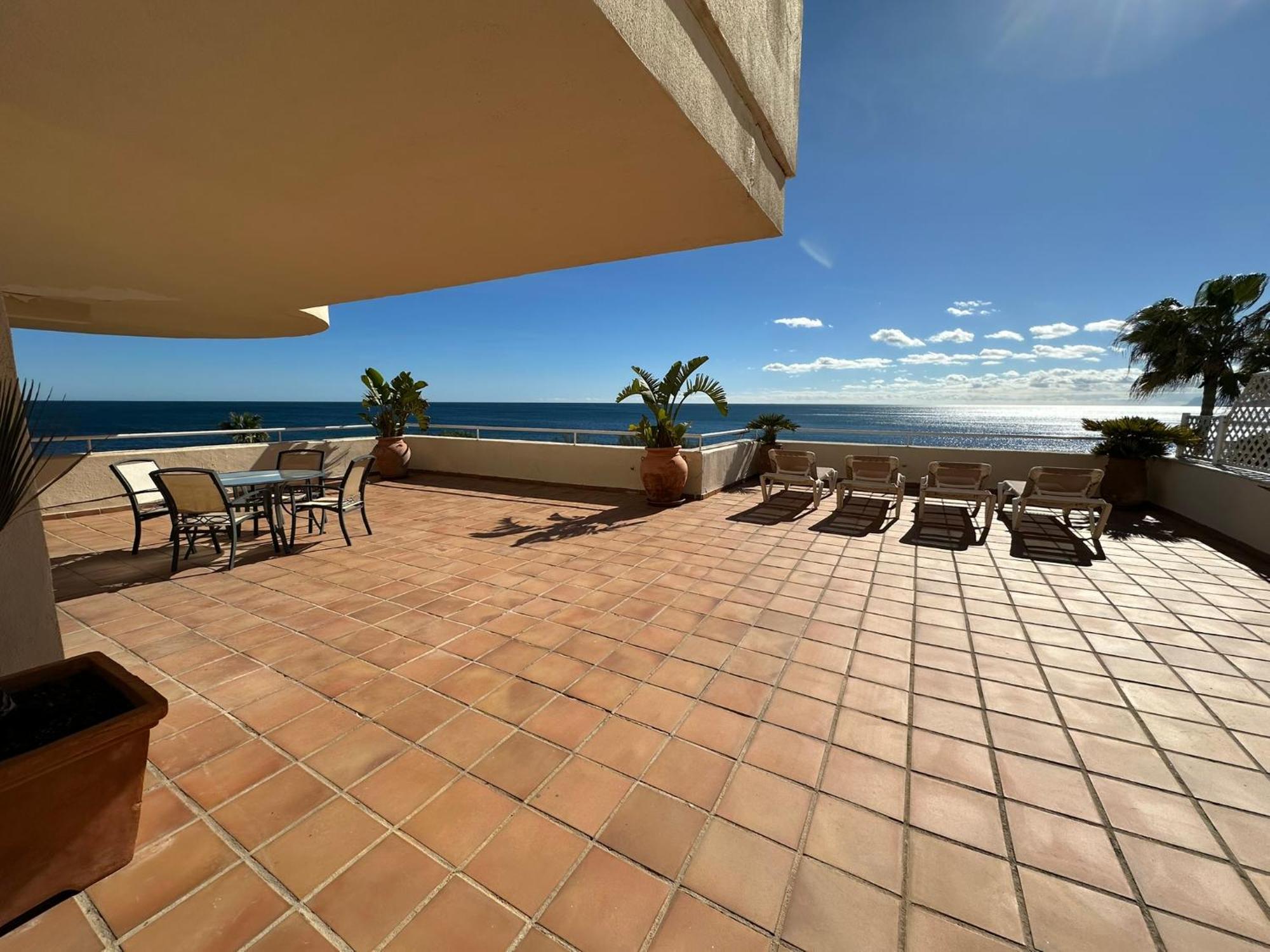 Apartments Bermuda Beach Естепона Екстериор снимка