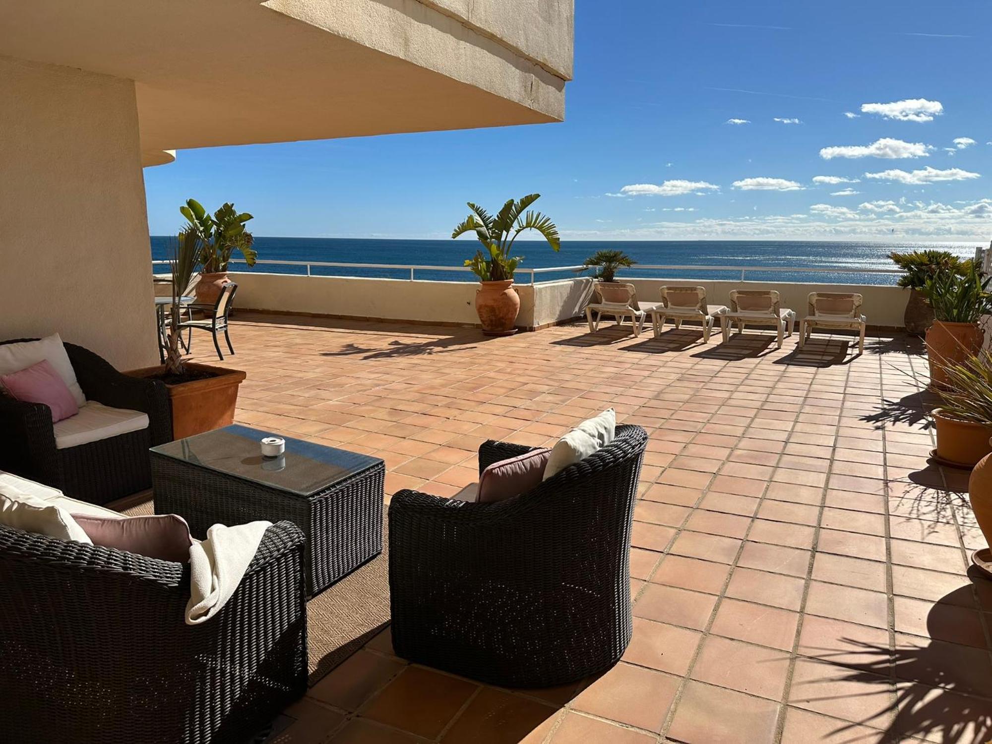 Apartments Bermuda Beach Естепона Екстериор снимка