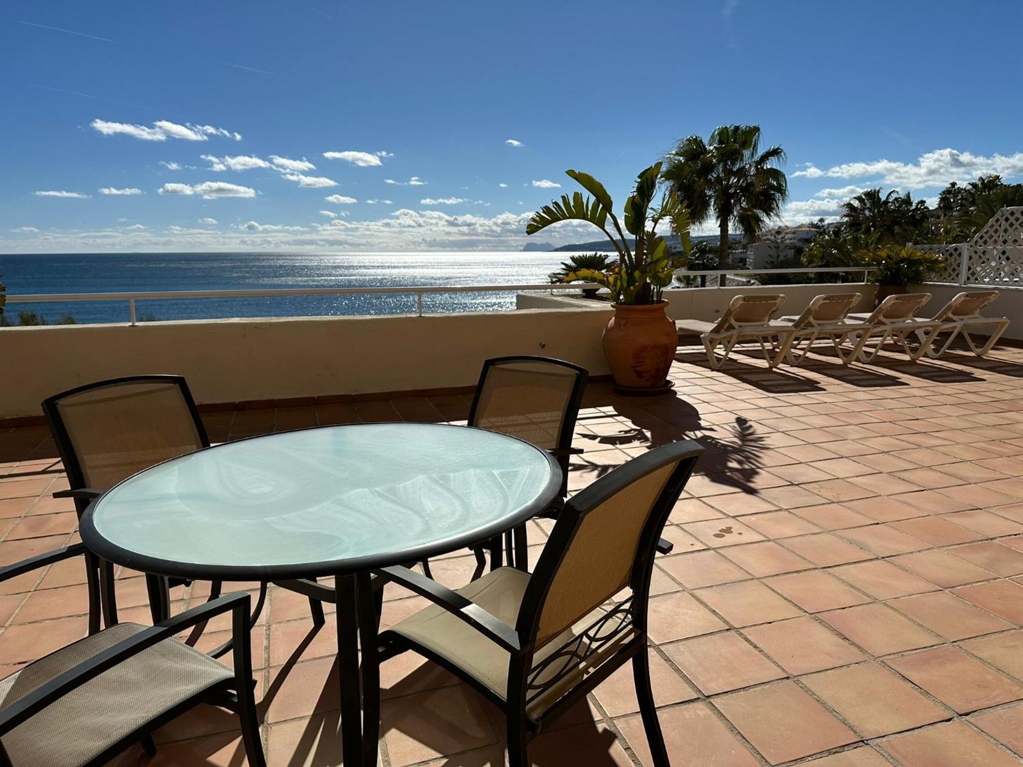 Apartments Bermuda Beach Естепона Екстериор снимка